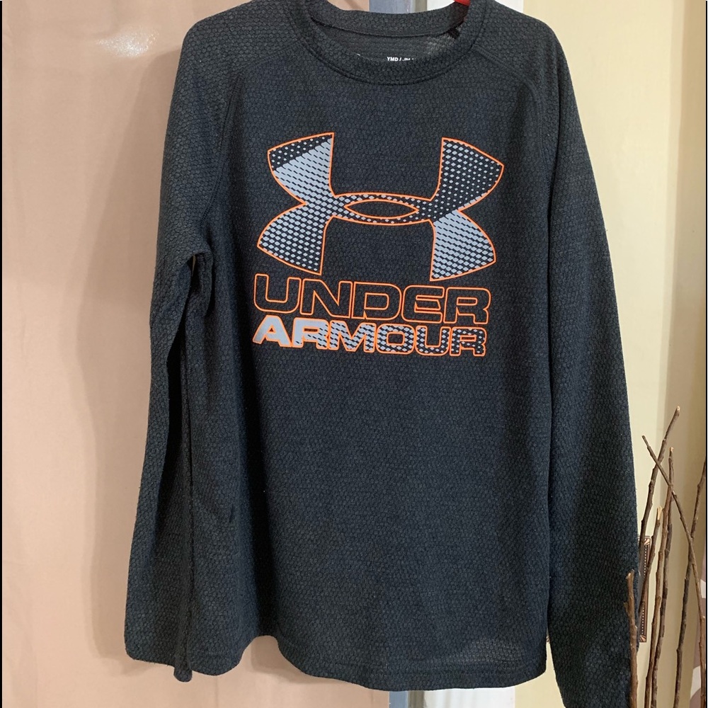 LIKE NEW - Boys Under Armour Long Sleeve - SZ- YMD